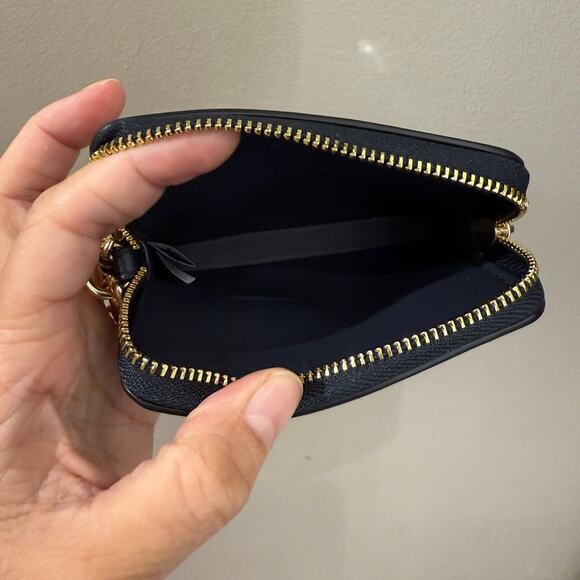 Limited ‼️Coach CZ468 Zip Card Case In Signature Canvas With Cherry Prin… - Picture 4 of 4